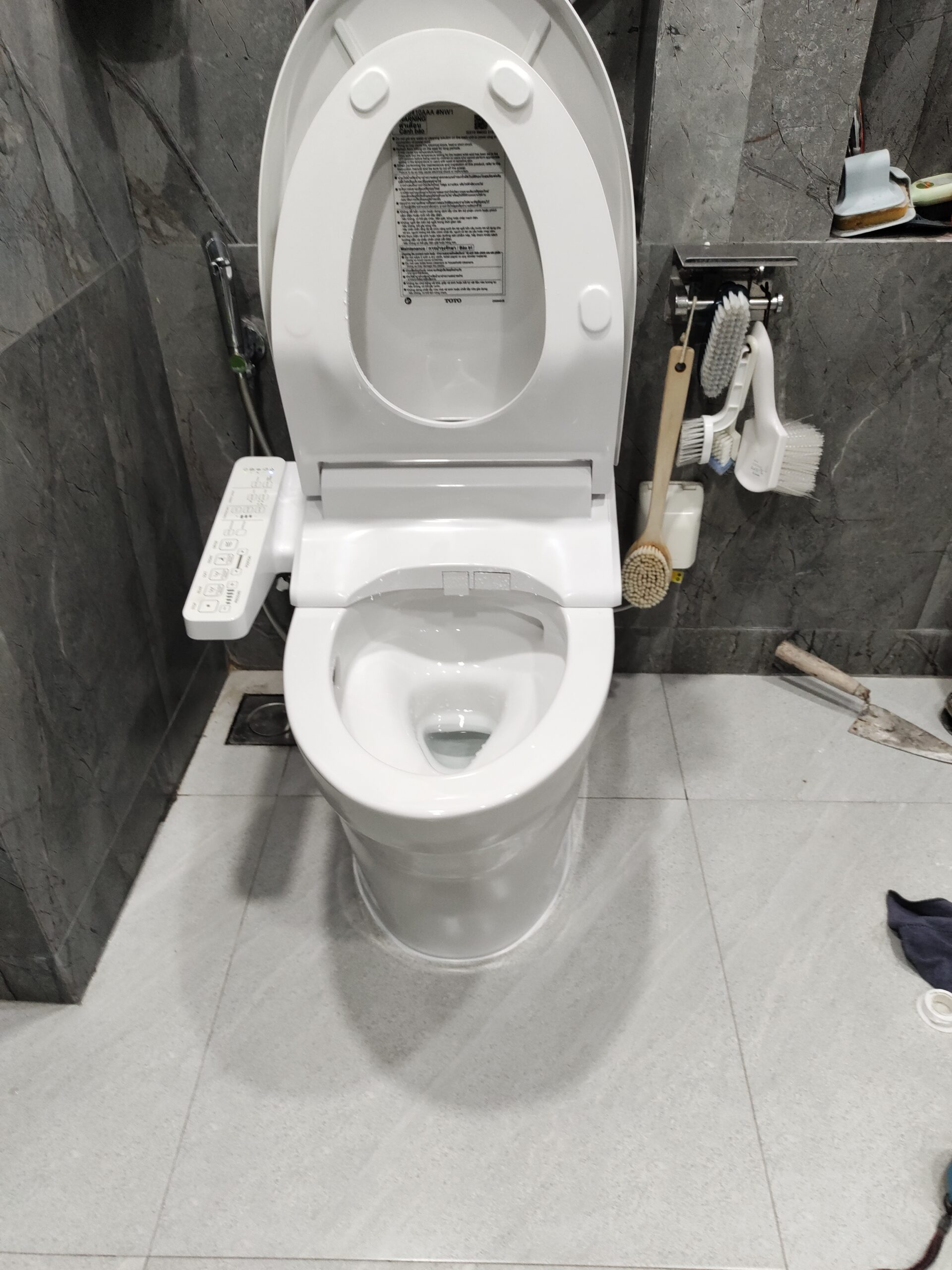 Công trình lắp đặt nắp rửa điện tử tại nhà khách hàng của Kidohomes