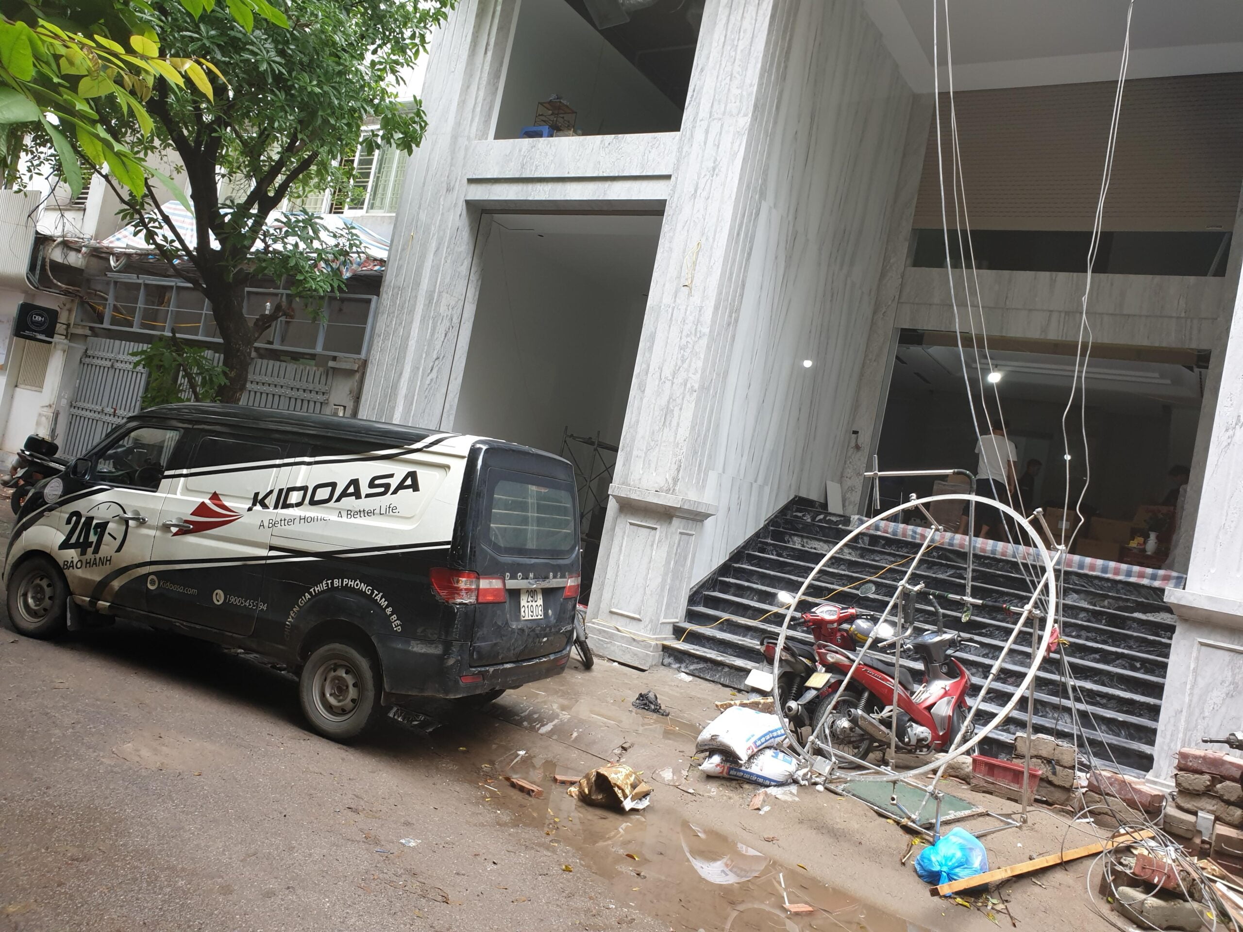 Giao hàng thiết bị phòng tắm gia đình anh Long