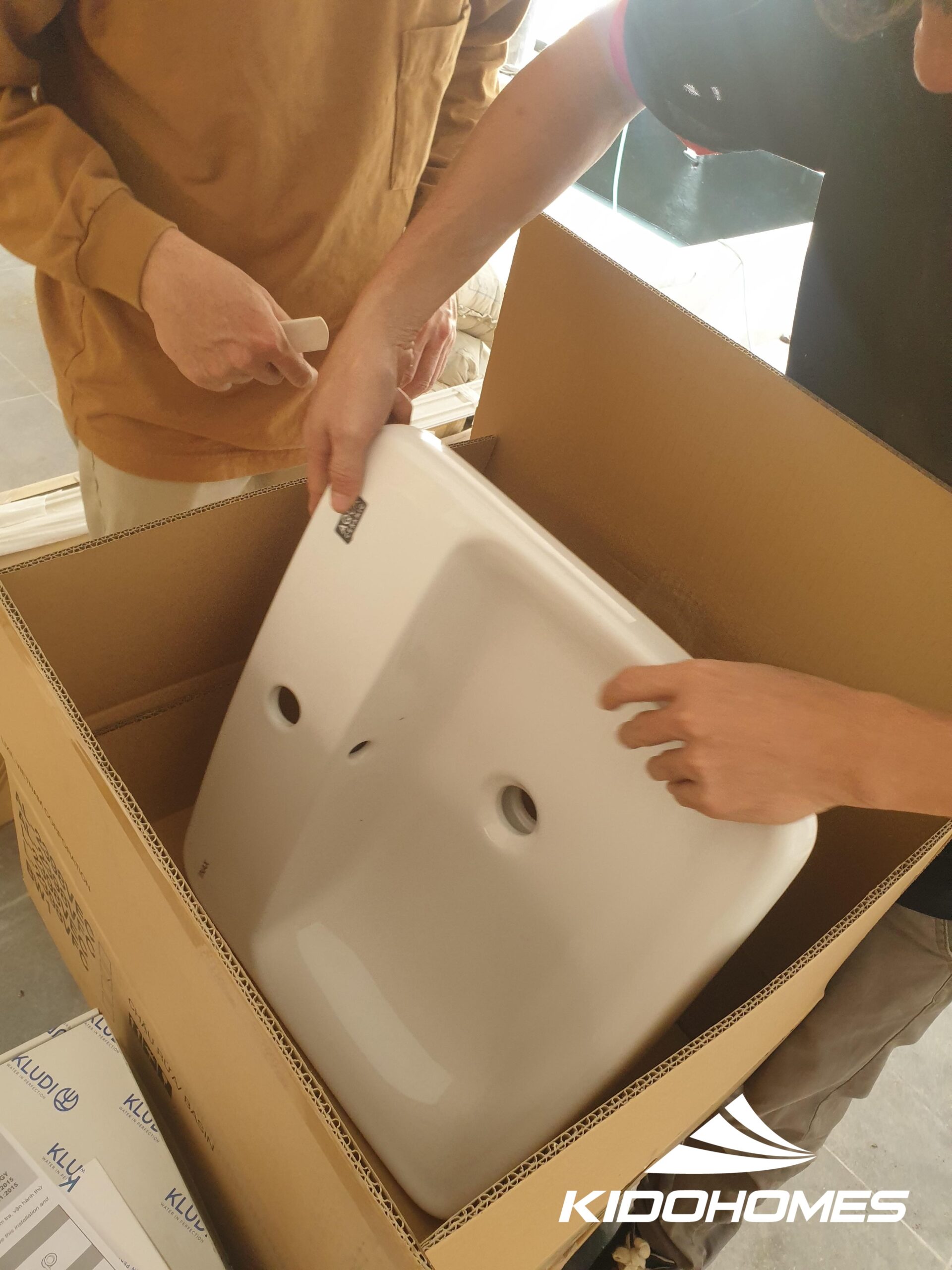 Giao hàng thiết bị phòng tắm anh Sơn Bắc Giang