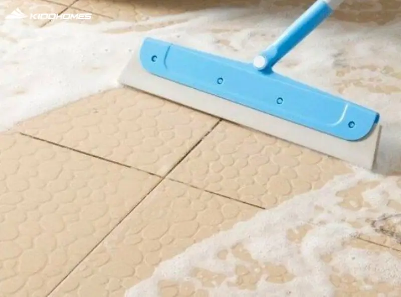 Bước 3: Vệ sinh hàng quý - Kiểm tra phòng tắm