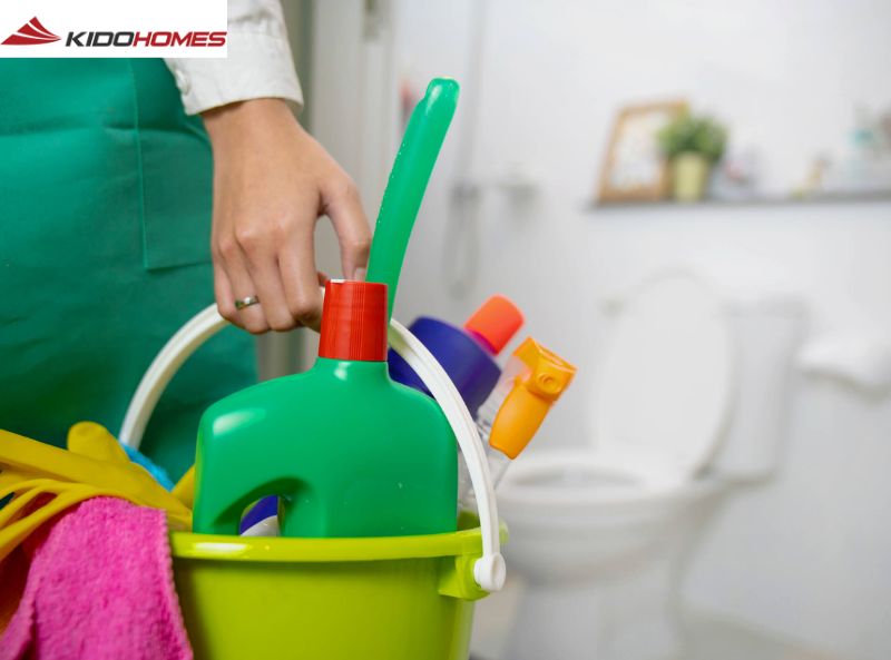 vệ sinh định kỳ phòng tắm