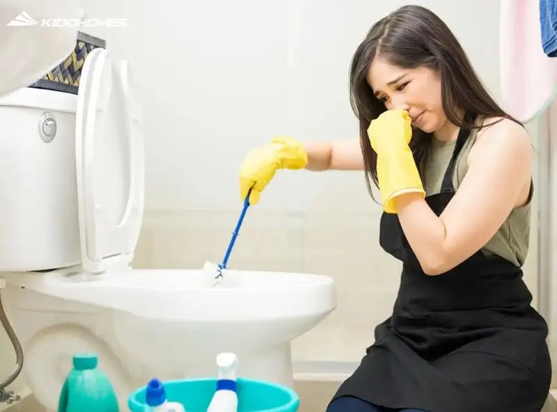 Nguyên nhân chủ yếu gây mùi trong nhà vệ sinh