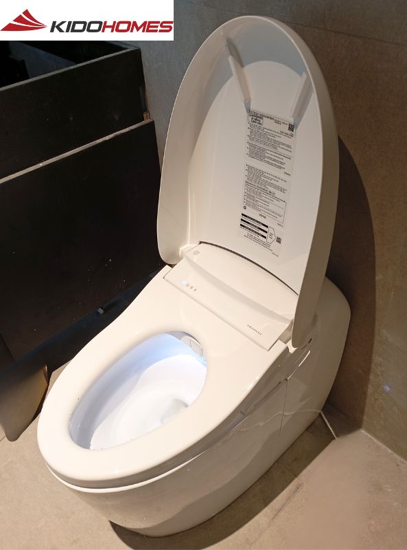 Hoàn thiện lắp đặt bồn cầu thông minh cho chú Tuyến - Long Biên