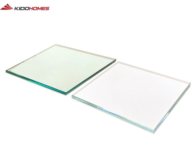 So sánh chi tiết: Kính thường và kính cường lực