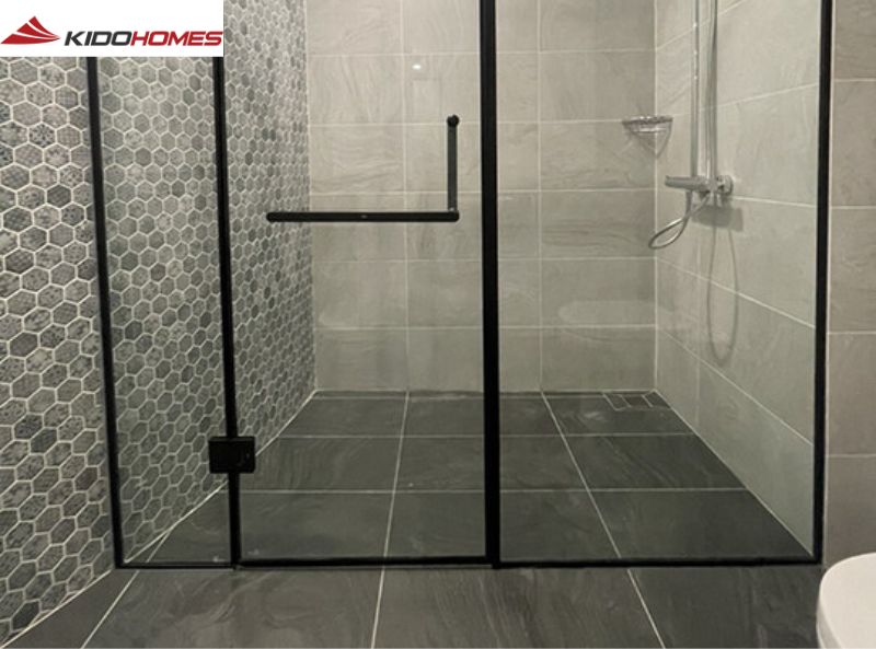 Vách kính và khe cửa phòng tắm